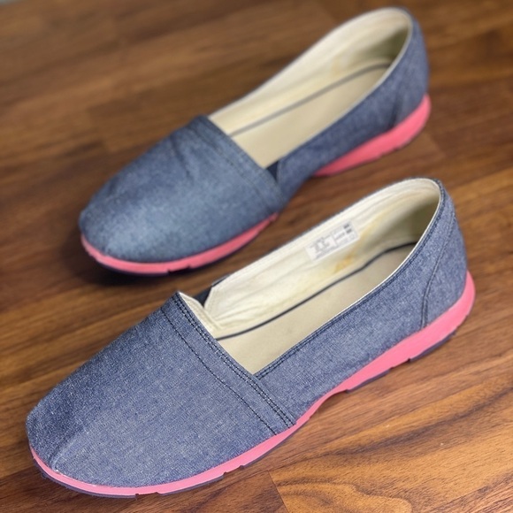 Lands' End Blue Round Toe Flat Denim Pink Sneaker Slip On - Picture 5 of 6